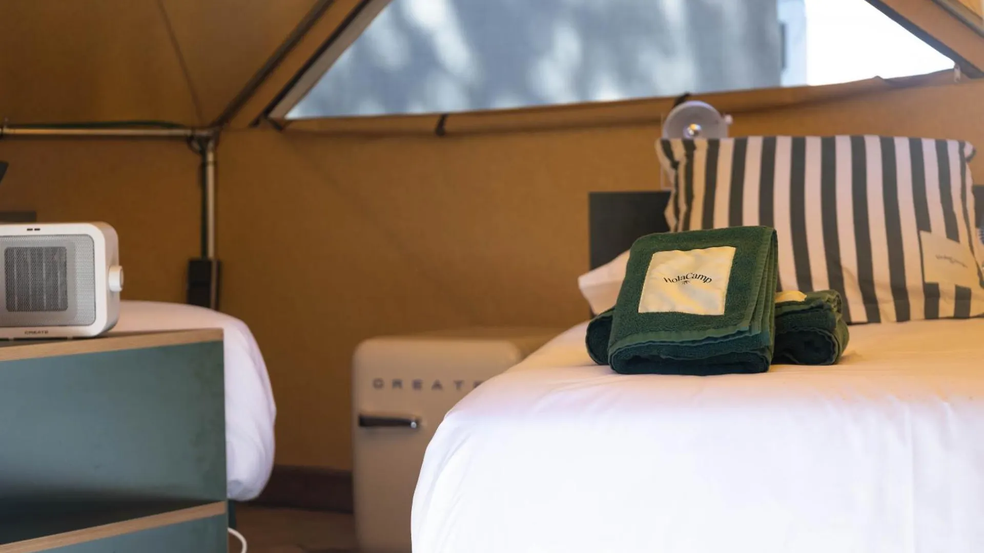 Holacamp Aran Aventura Les Campsite